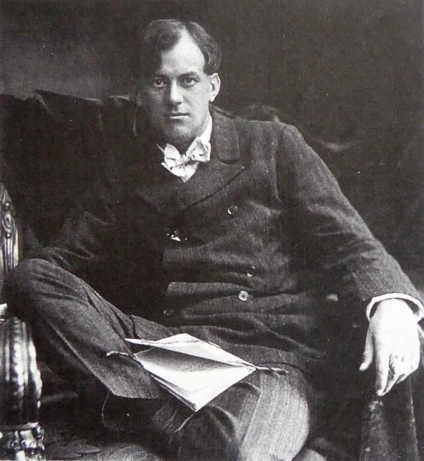 aleister-crowley-seated-0b5d91