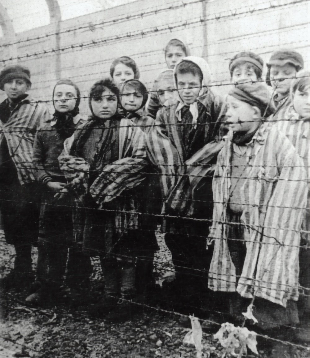 children-in-the-holocaust-concentration-camp-liberated-by-red-army-fae1c0