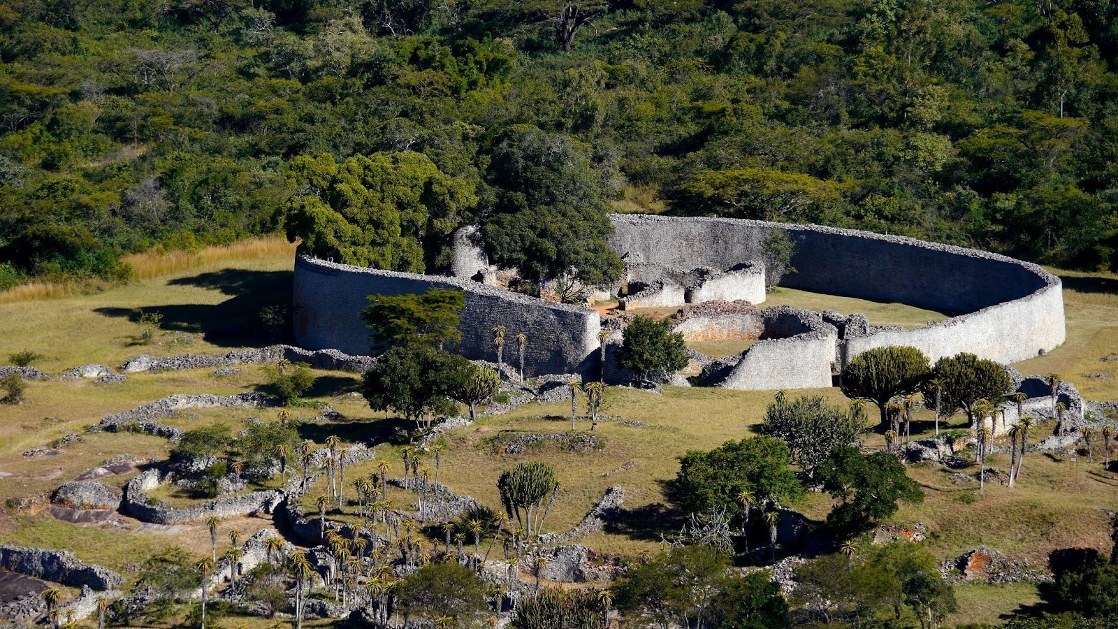 Great-Zimbabwe-still-standing_strong