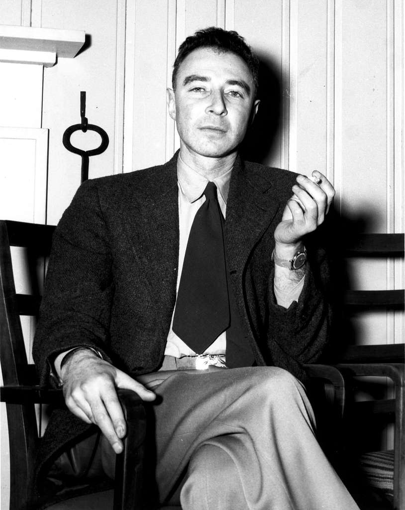j-robert-oppenheimer-at-the-guest-lodge-oak-ridge-in-1946-b76b2a j-robert-oppenheimer-at-the-guest-lodge-oak-ridge-in-1946-b76b2a