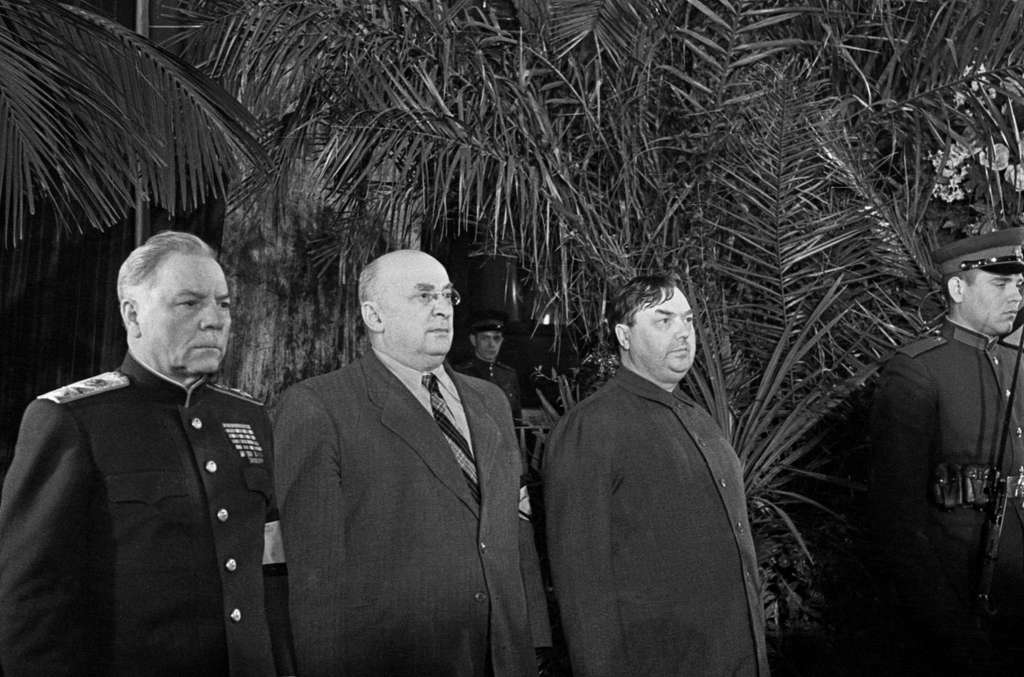 proshanie-s-i-v-stalinym-v-moskve-06-03-1953-7c6ce8