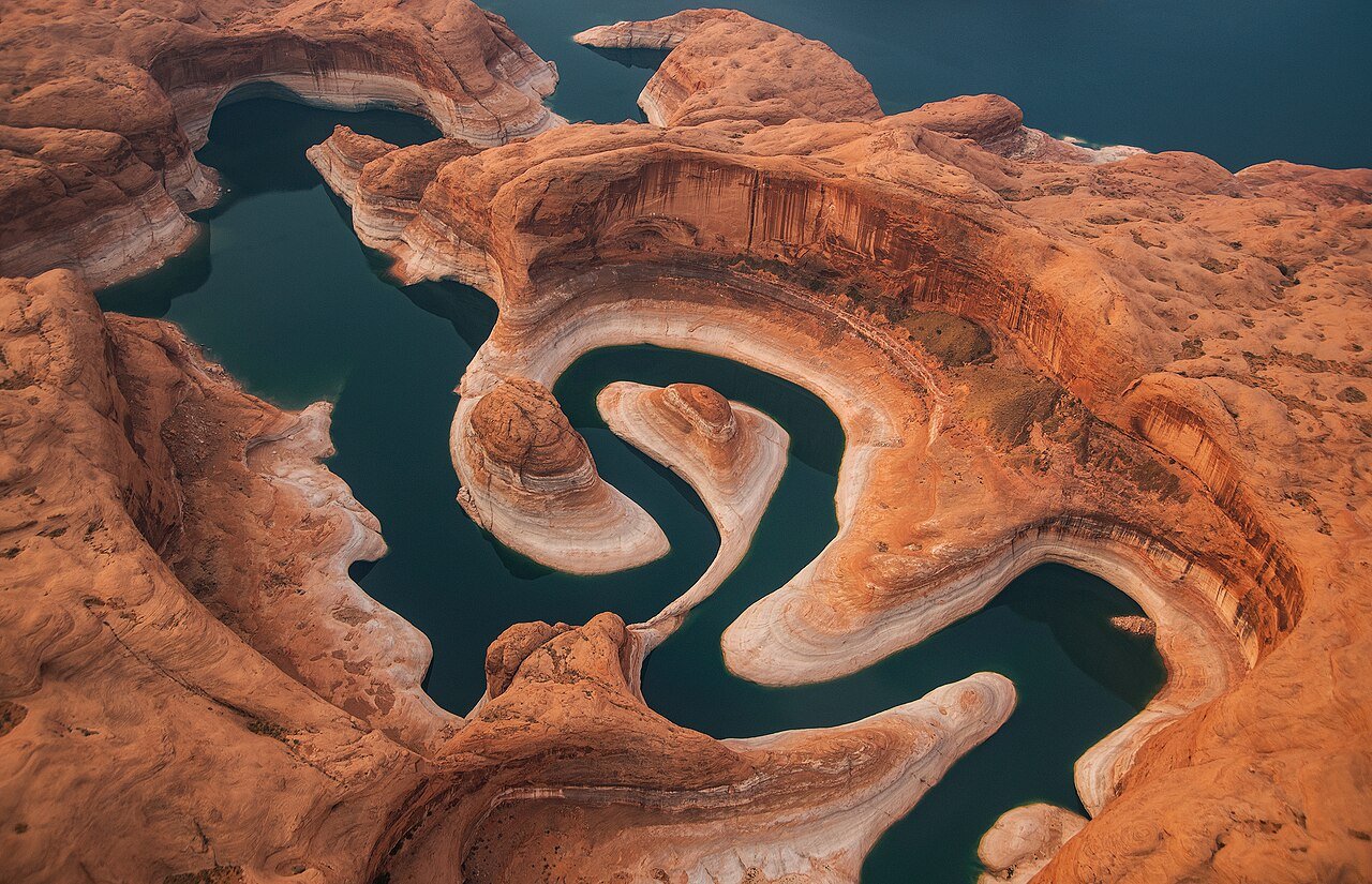 Reflection_Canyon_Aerial_2_-_Flickr_-_Jaykhuang Reflection_Canyon_Aerial_2_-_Flickr_-_Jaykhuang