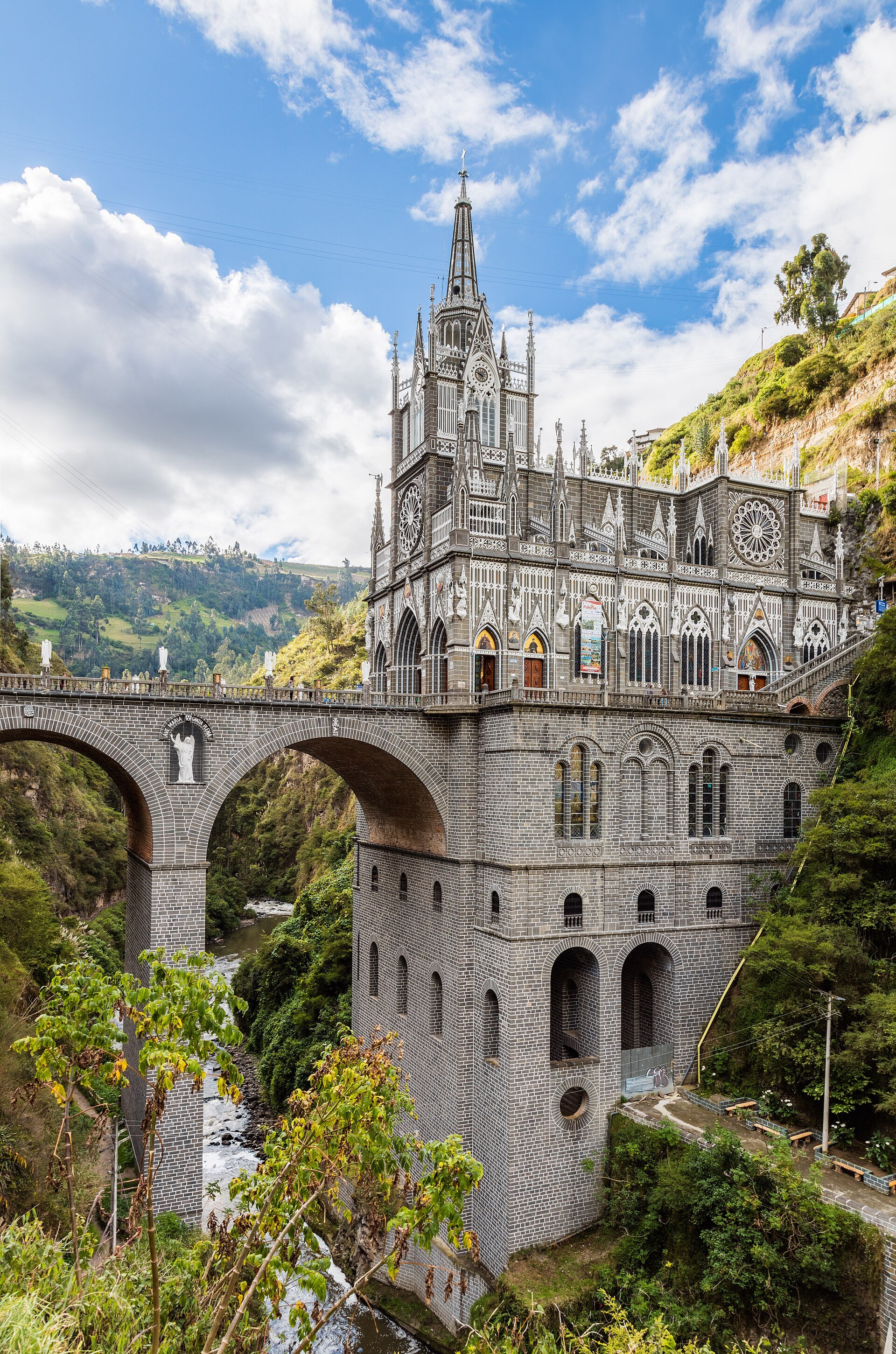 Santuario_de_Las_Lajas,_Ipiales,_Colombia,_2015-07-21,_DD_31-33_HDR