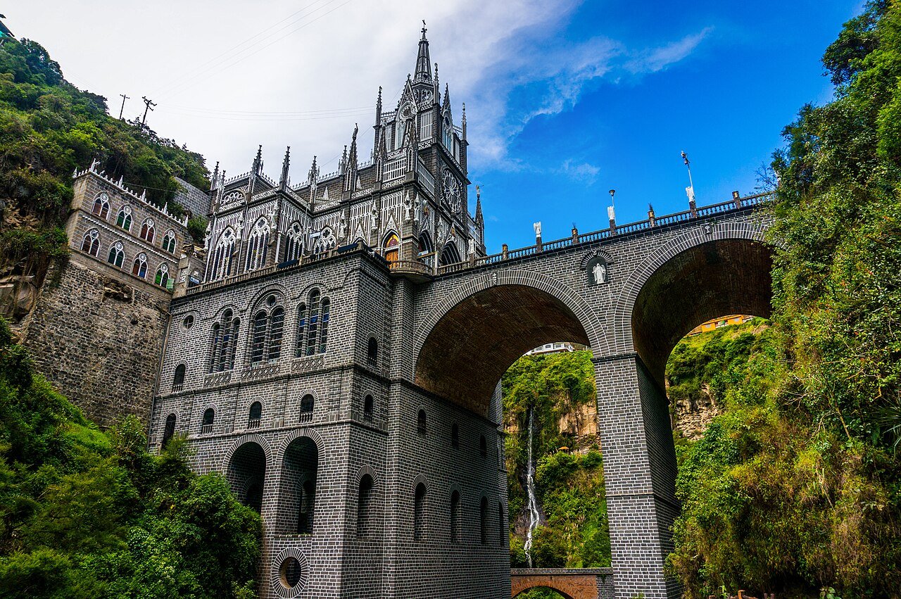 Santuario_Nacional_de_Las_Lajas_03