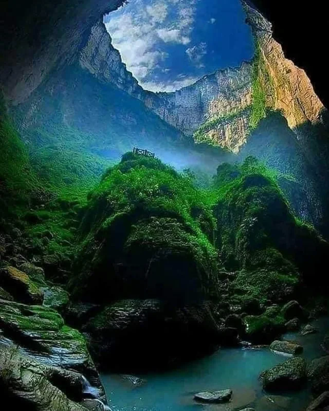 the-largest-and-deepest-sinkhole-in-the-world-is-xiaozhai-v0-rg7dhjrltoid1 the-largest-and-deepest-sinkhole-in-the-world-is-xiaozhai-v0-rg7dhjrltoid1